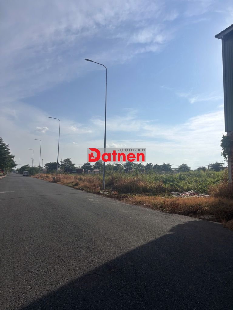 Bán nhanh nền đất SHR, DT 5x26m, xây dựng tự do. Liền kề các KCN lớn