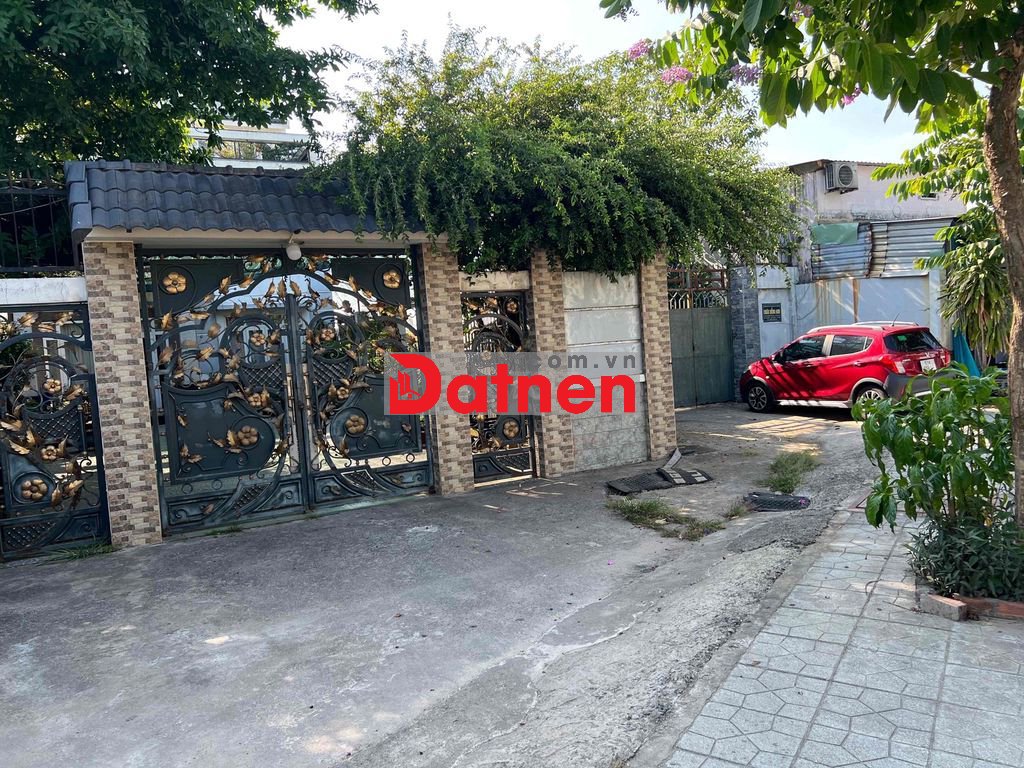 Bán Đất 2040m2 có Nhà Biệt Thự và Đất Trống làm Kho Xưởng