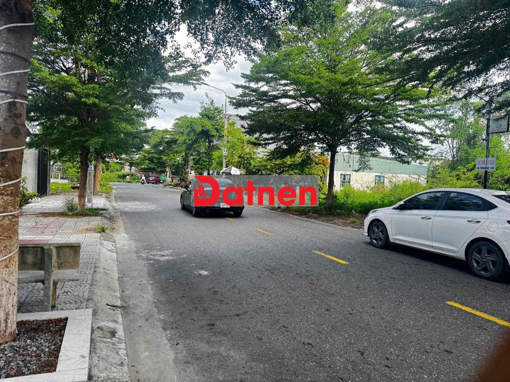 chính chủ gửi bán lô đất dhtc bên trạm thu phí giá chỉ 2ty080