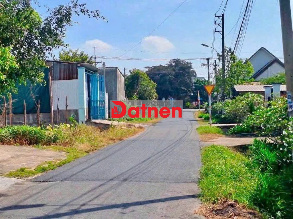Chủ cần tiền bán gấp lại lô đất 113m2 giá 620TR ngay Tân Phú Trung