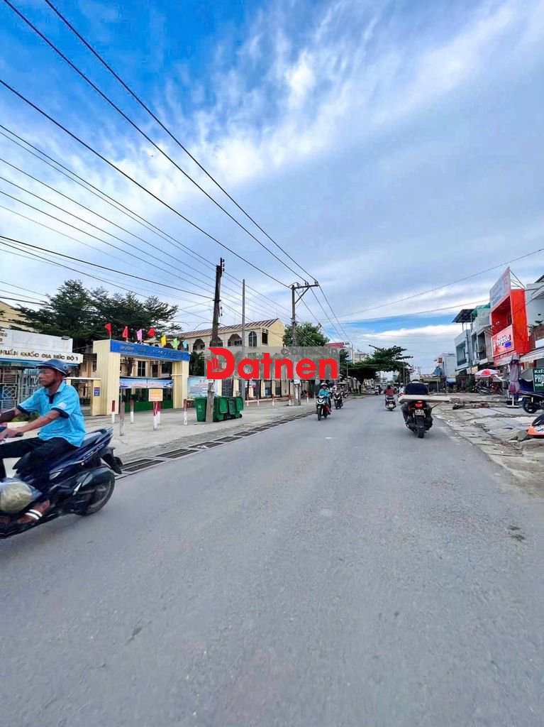 ĐẤT MẶT TIỀN KINH DOANH RỘNG 32M , HÀNG HIẾM ANH CHỊ ƠI