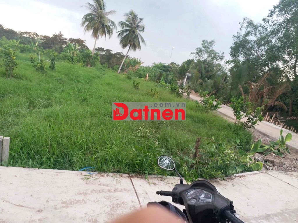 nền góc ngay chợ Bà Kè đường Nguyễn Văn Linh
