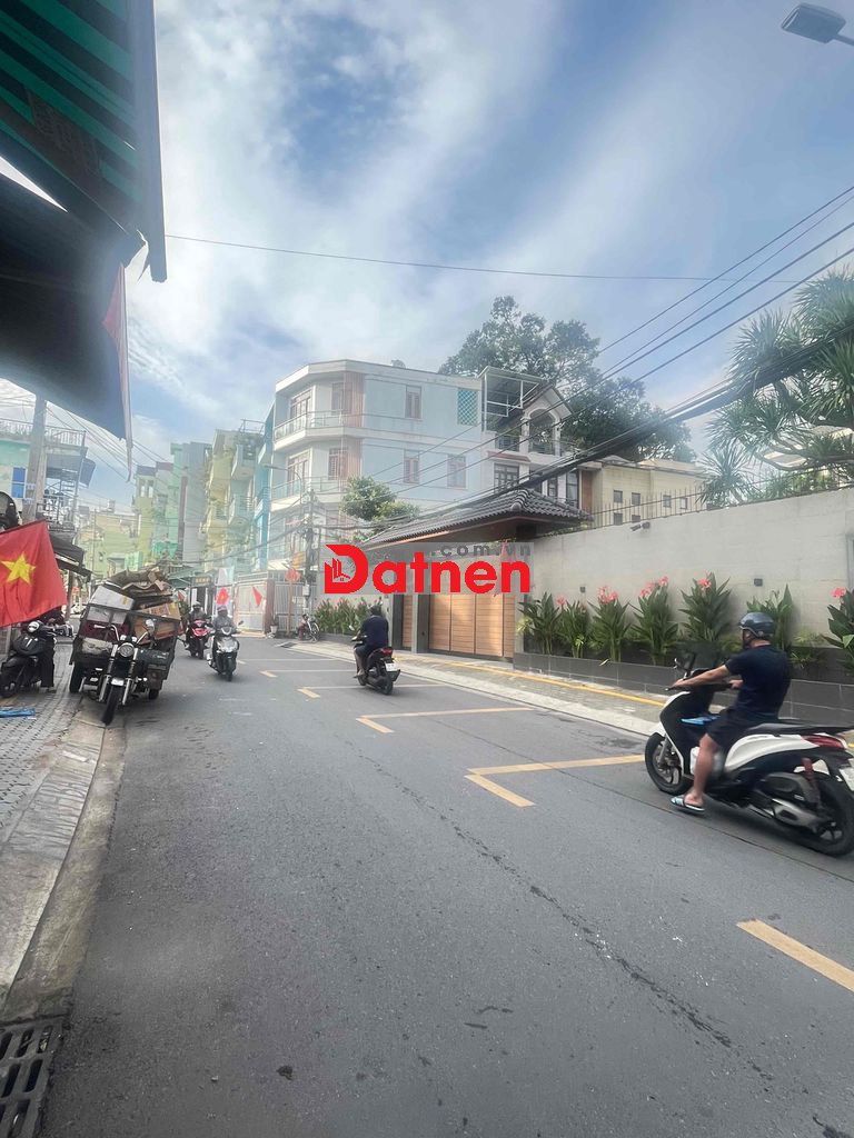 Mặt tiền khu Nguyễn Duy Trinh Q2 cực đẹp hiếm!