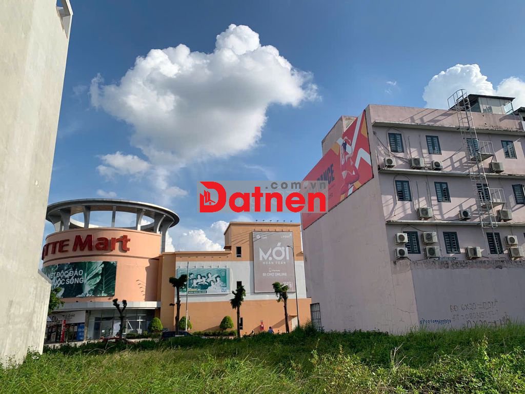 Bán gấp lô đất The Seasons ngay cổng chính Lotte giá 6.750 tỷ. DT 6x20