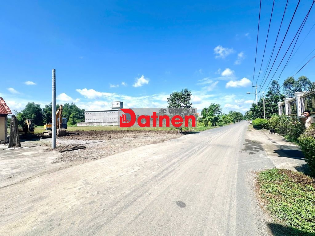 đất Đẹp ngay thị chợ cần đước full thổ cư đường trước mặt 22m
