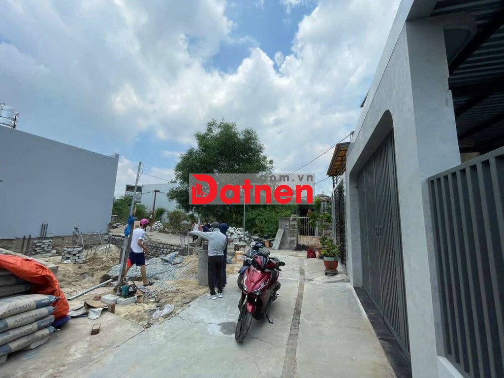 Giá *** Bình kỳ.