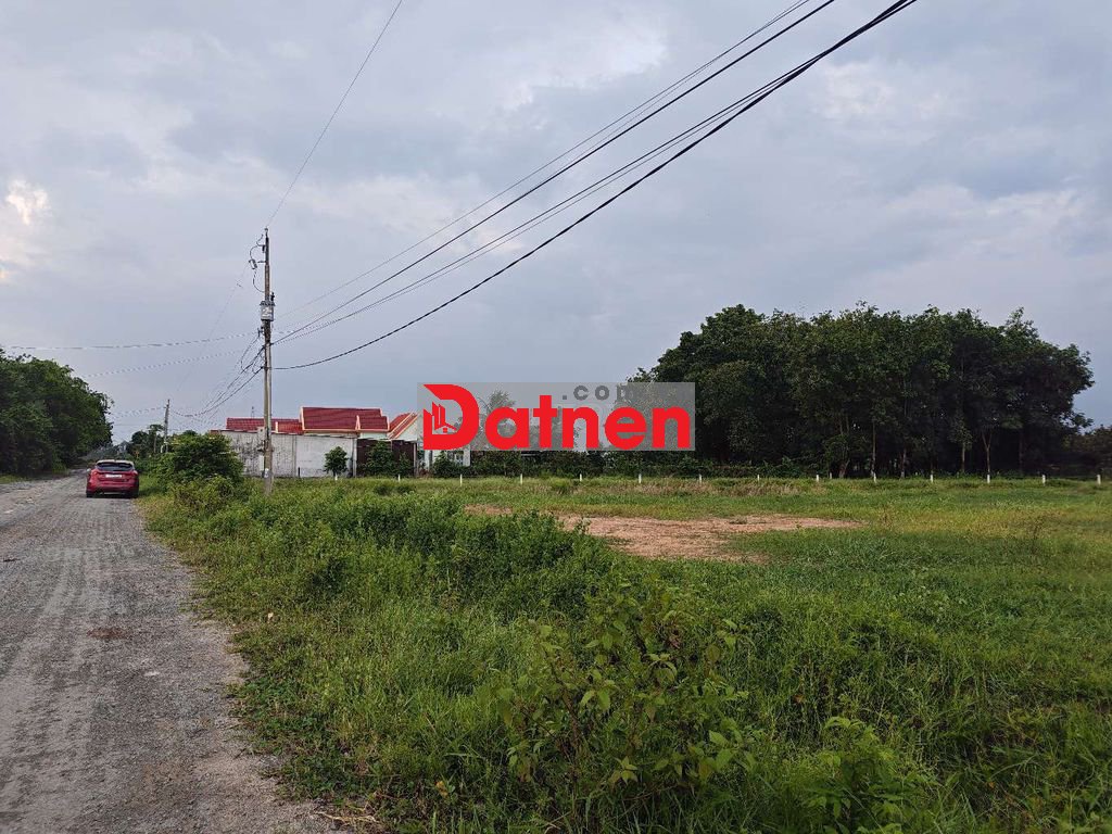 Bán đất thổ vườn cách cổng Vin930 100mét
