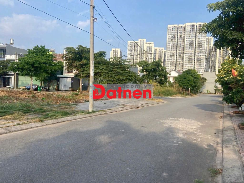 5,15 TỶ / 84M2 - LÔ GÓC 2 MẶT TIỀN ĐỐI DIỆN VINHOMES Q9