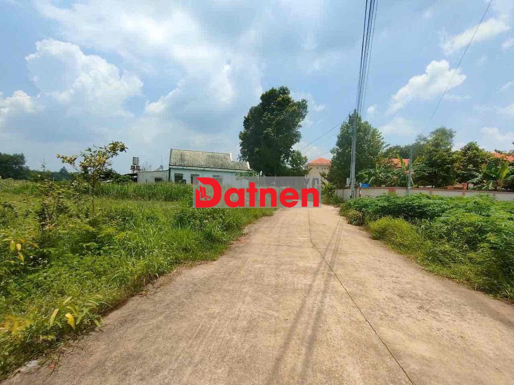 Chủ Cần Tiền Bán Gấp Lô Đất Sát Bên Trường Học Giá Chỉ 350tr