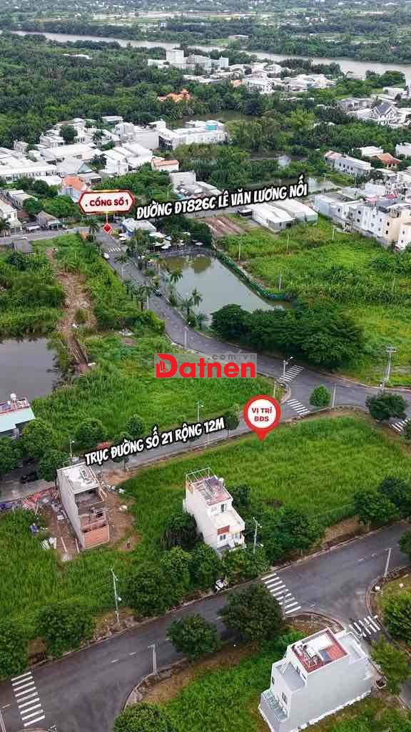 Sài Gòn Village Long Hậu .Nền Đẹp nằm ngay cổng số 1 và đường chính