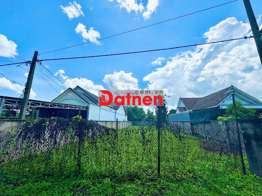 Bán lô 535m2(12x45) 300m2 thổ giá 820tr-ngân hàng hỗ trợ cho vay-SHR