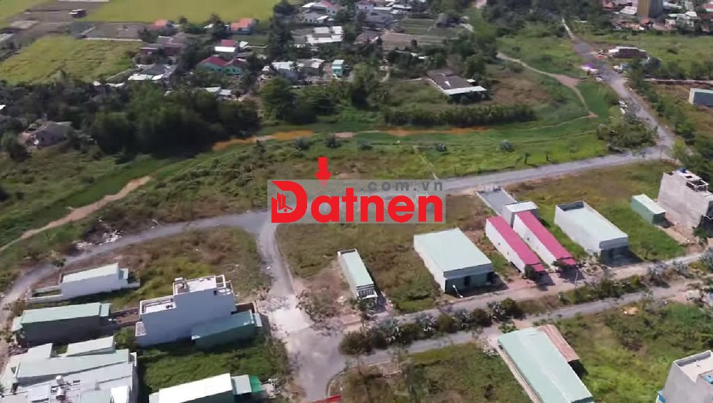 Đất ngay chợ Rạch Kiến