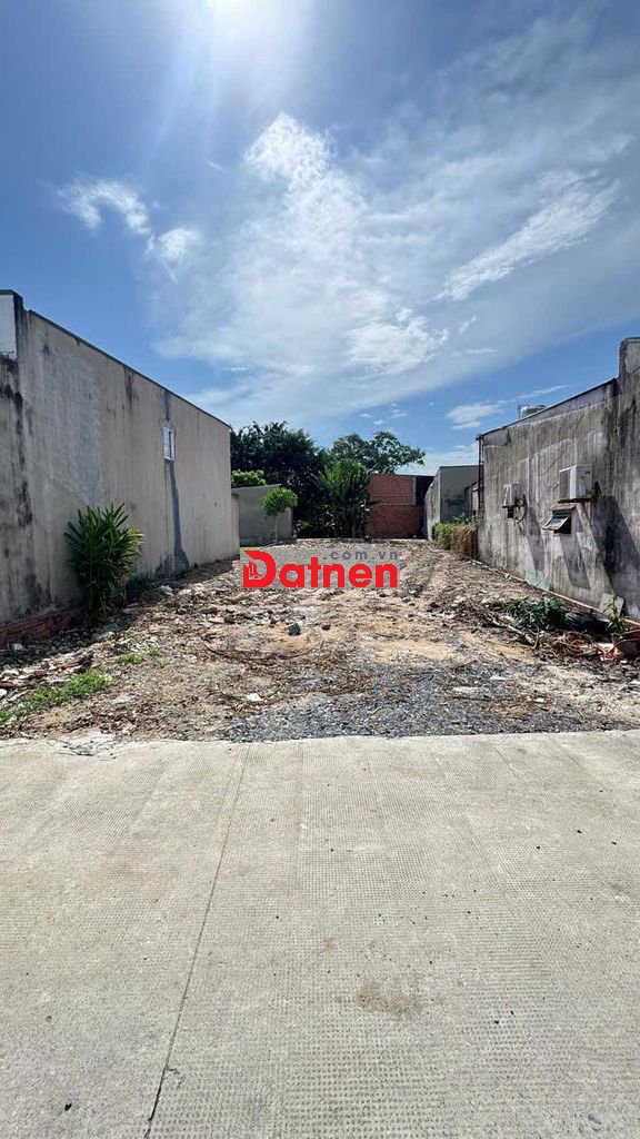 Đất 8x38 có 120m2 đất ở xẹc Nguyễn Thị Sáng hẻm xe hơi