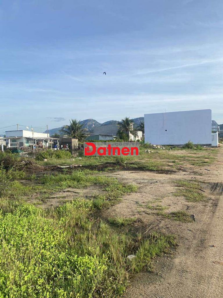 Bán đất thổ cư hẻm ô tô thông Khánh Nhơn Vĩnh Hải 82m2 giá 700 triệu