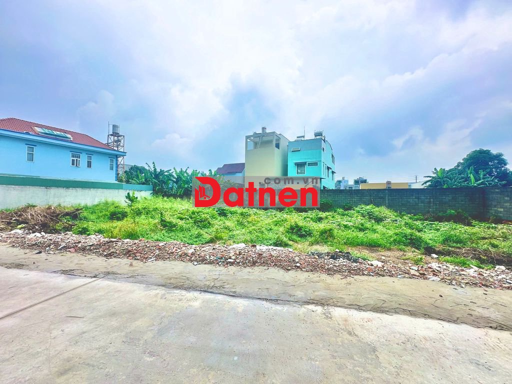 ĐẤT 1/ NHỰA , SÁT TRUNG TÂM HÀNH CHÁNH CHÍNH XÃ, NGÂN HÀNG, SẦM UẤT