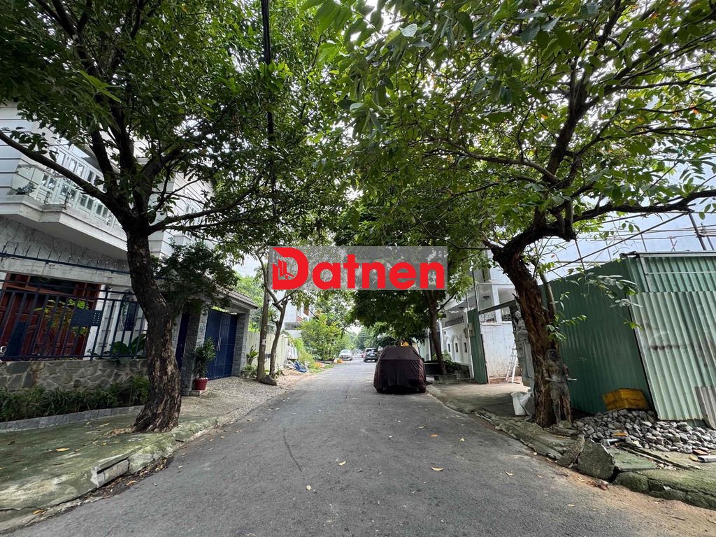 Cần Bán Lô Góc 2 Mặt Tiền Gần Sông Sài Gòn