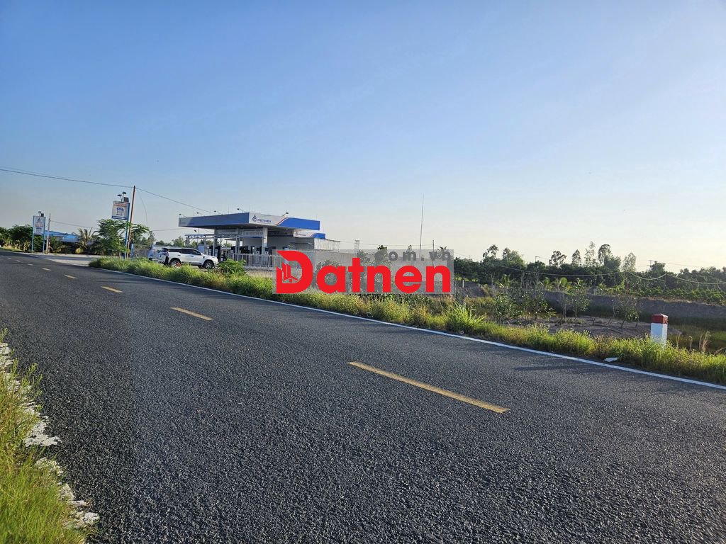 BÁN ĐẤT MẶT TIỀN CẠNH CÂY XĂNG ĐỒNG THÁP–DT: 2700m2 🔥 Giá TỐT: 3,5 tỷ