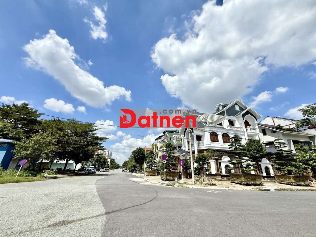 Lô đất đẹp 10m x 20m. View Sông Trục Chính Khu Biệt Thự Phú Nhuận