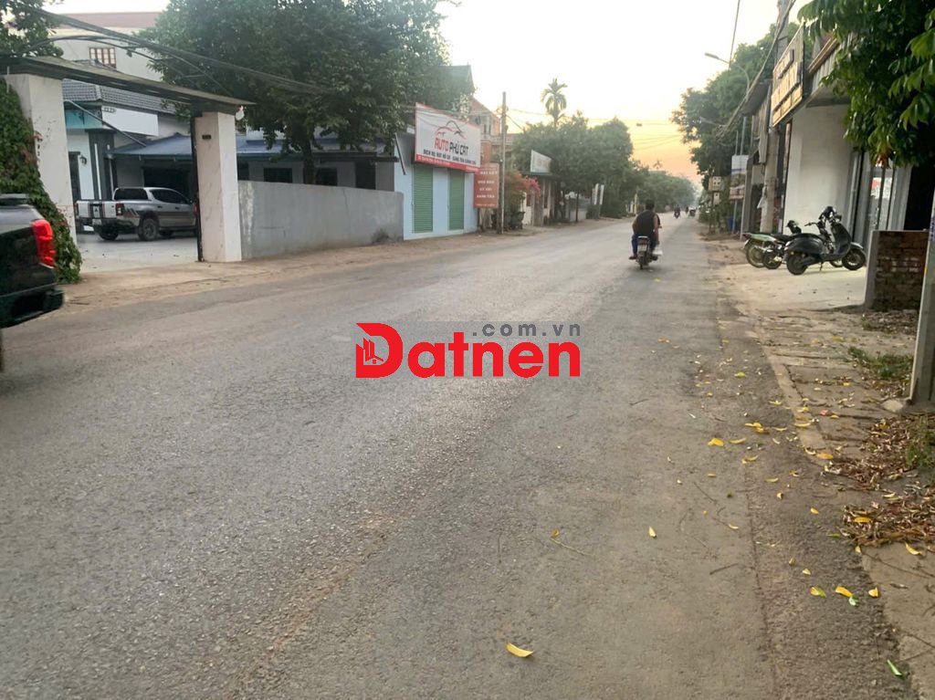 Ngộp, lô đất 110m2 giãn dân tại chợ hòa lạc,sát ĐHQG ,Ga metro